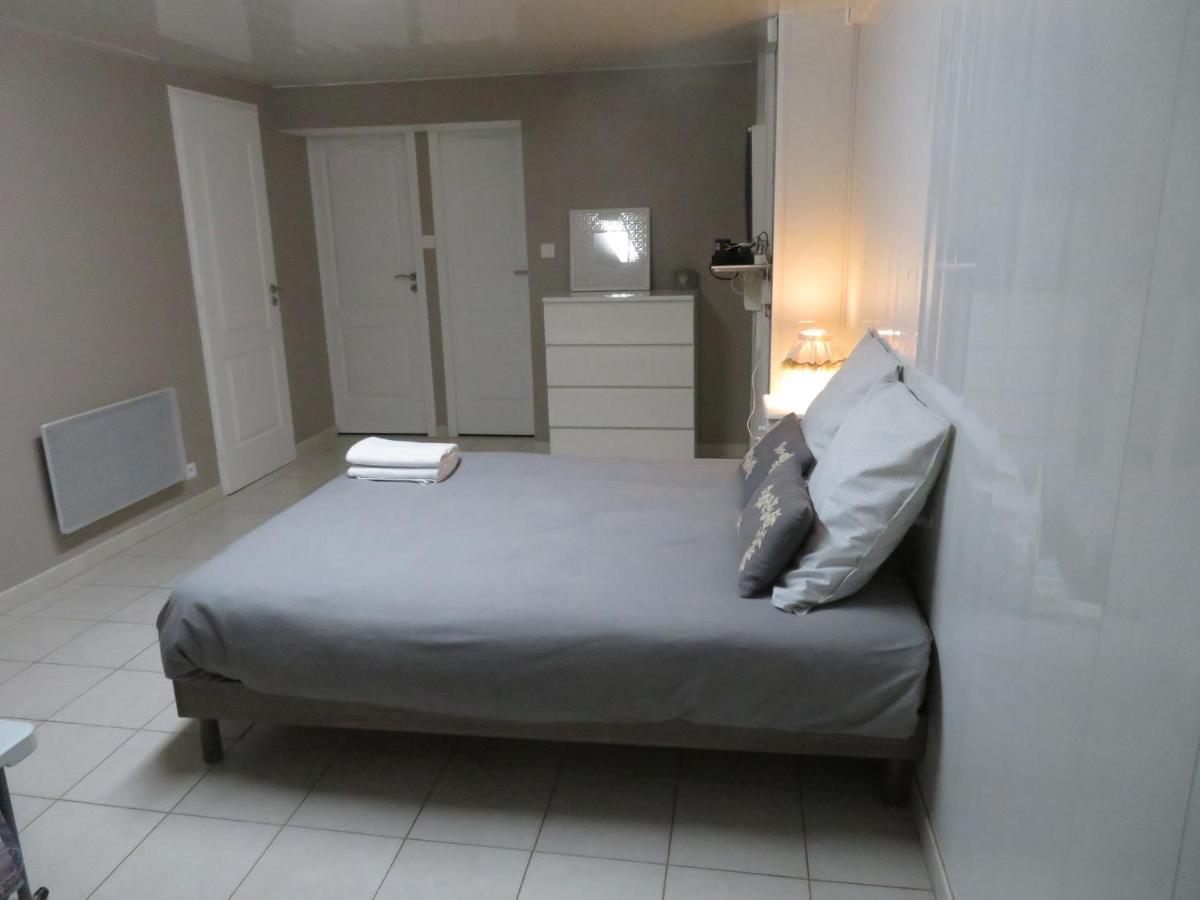 Chambre privé entre Lyon et St Etienne Extérieur photo